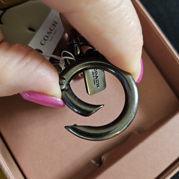 NWT Coach x Peanuts Bag Charm w/original box - Picture 7 of 9